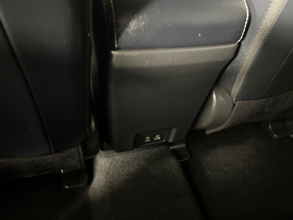 Used 2024 Silver Mitsubishi SE image 14