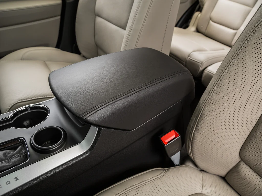Used 2015 White Ford Limited image 38