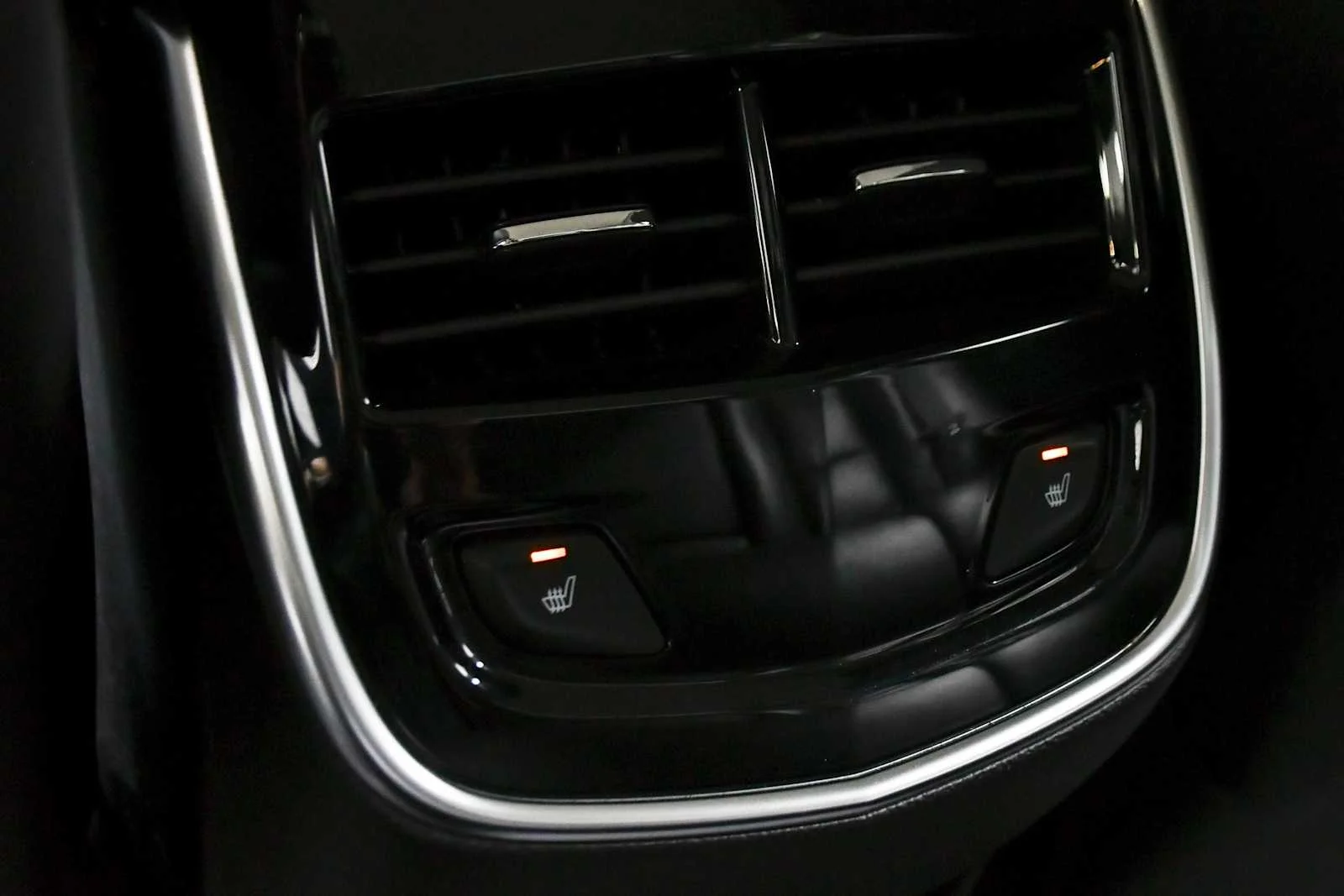 Used 2018 Phantom Gray Metallic Cadillac Luxury image 22