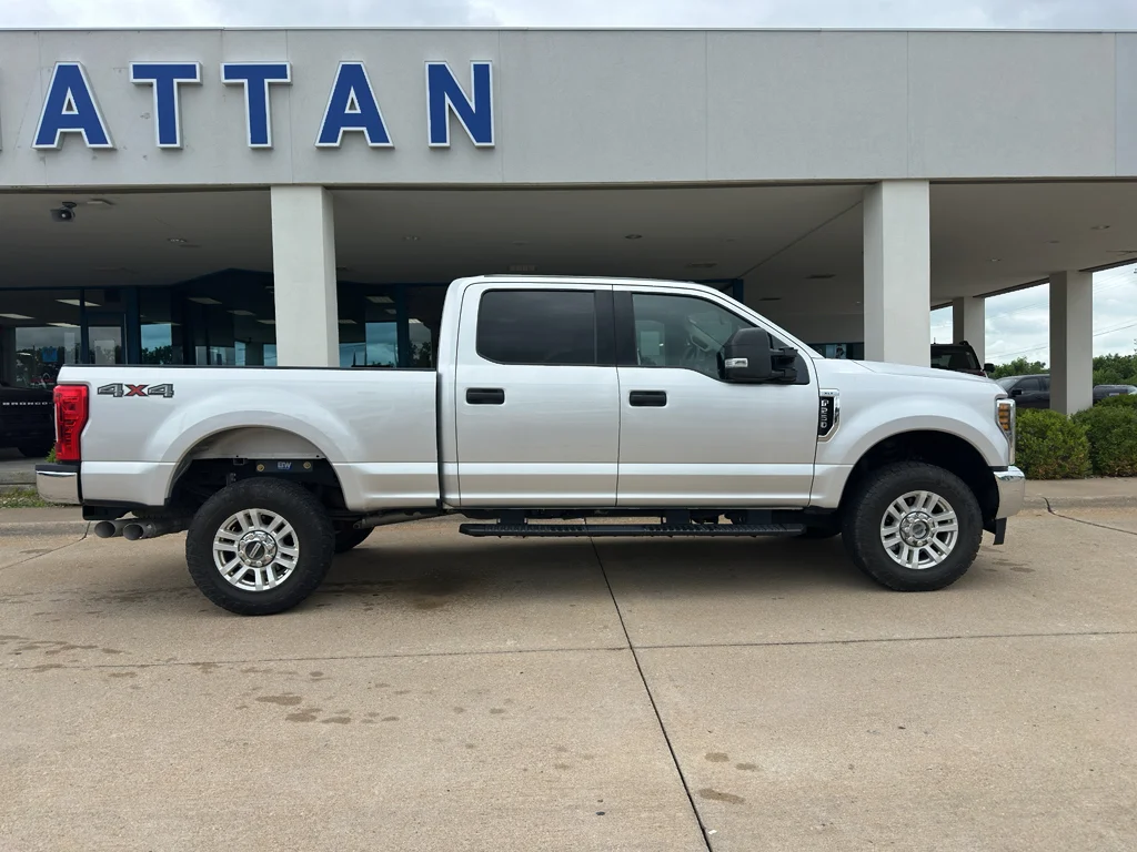 Used 2019 Oxford White Ford XLT image 12