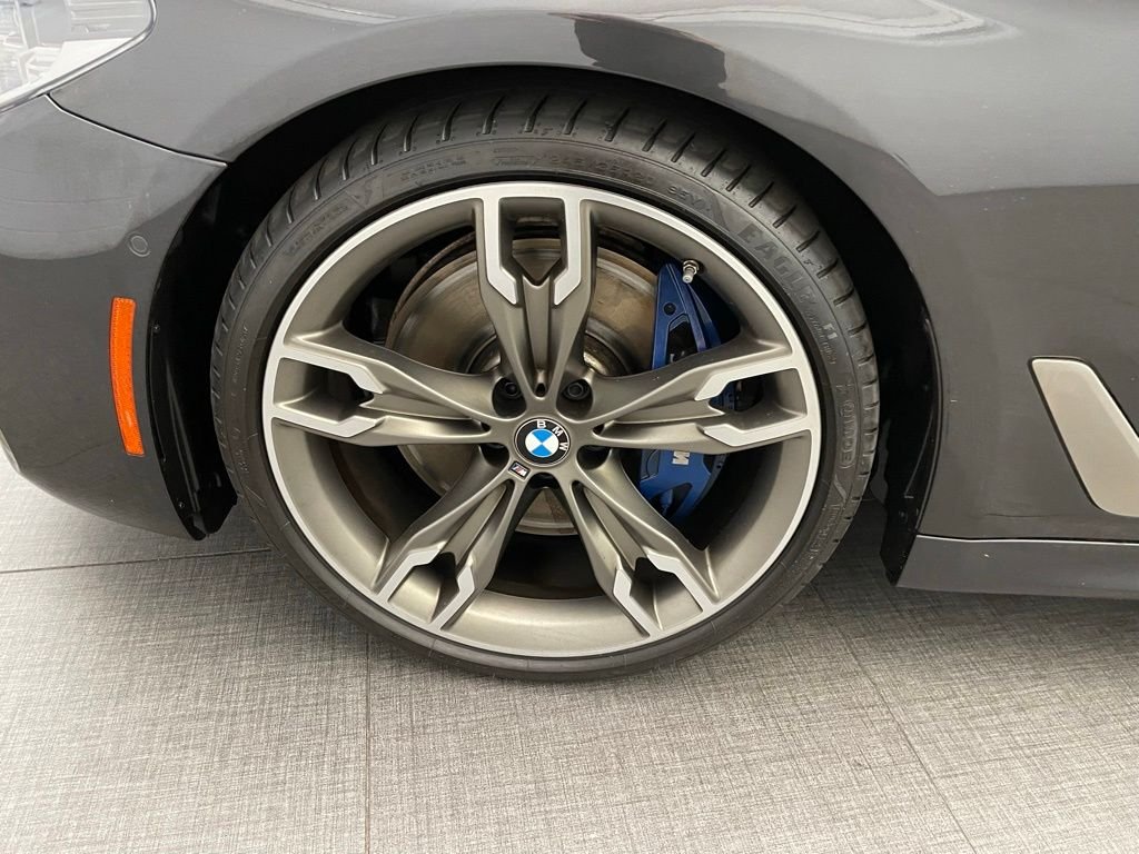 Used 2020 Gray BMW M550i xDrive image 12