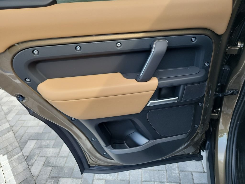 New 2026 Gondwana Stone Land Rover X-Dynamic SE image 21