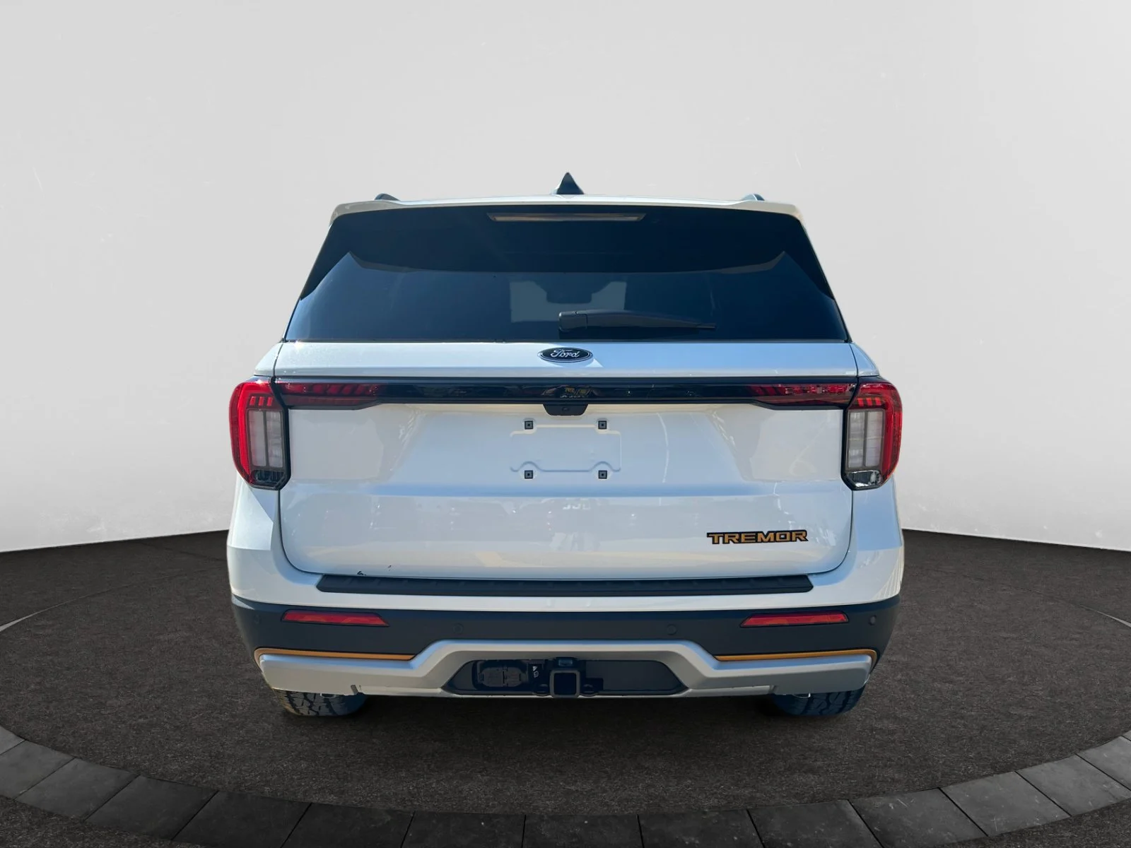 New 2026 STAR WHITE MET TRI-COAT Ford Tremor image 4