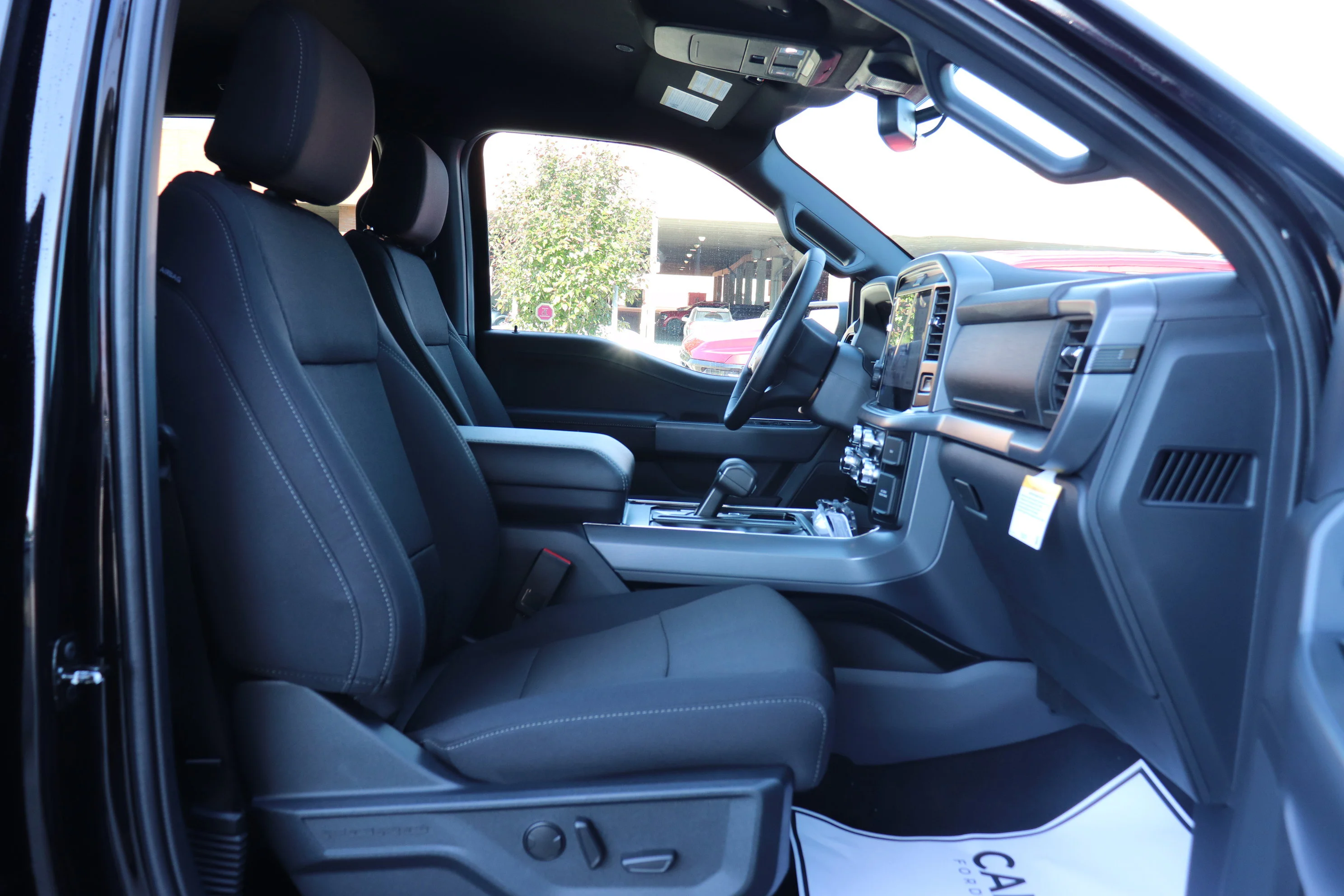 New 2026 AGATE BLACK METALLIC Ford XLT image 9