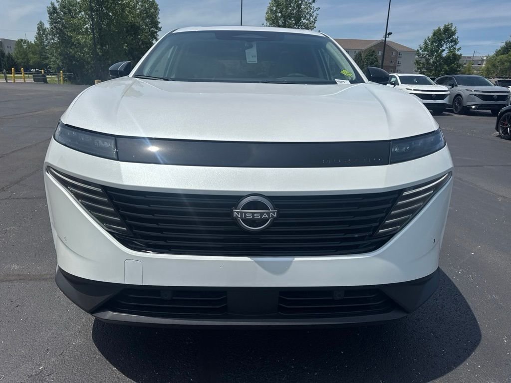 New 2026 White Nissan SL image 9