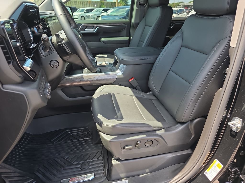 Used 2026 Black Chevrolet LTZ image 11