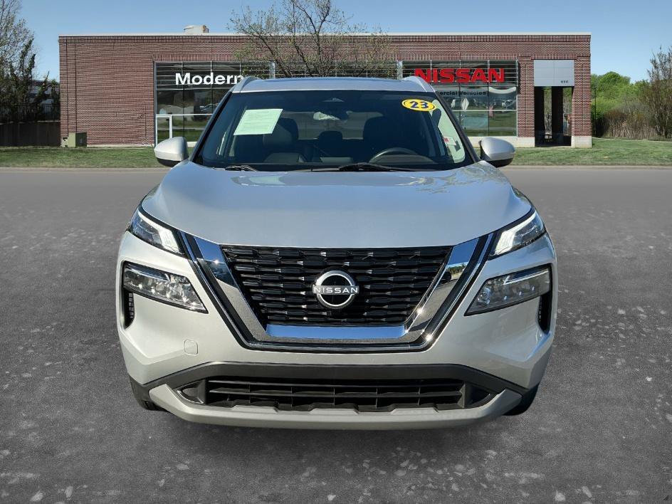Used 2023 Brilliant Silver Metallic Nissan SV image 6