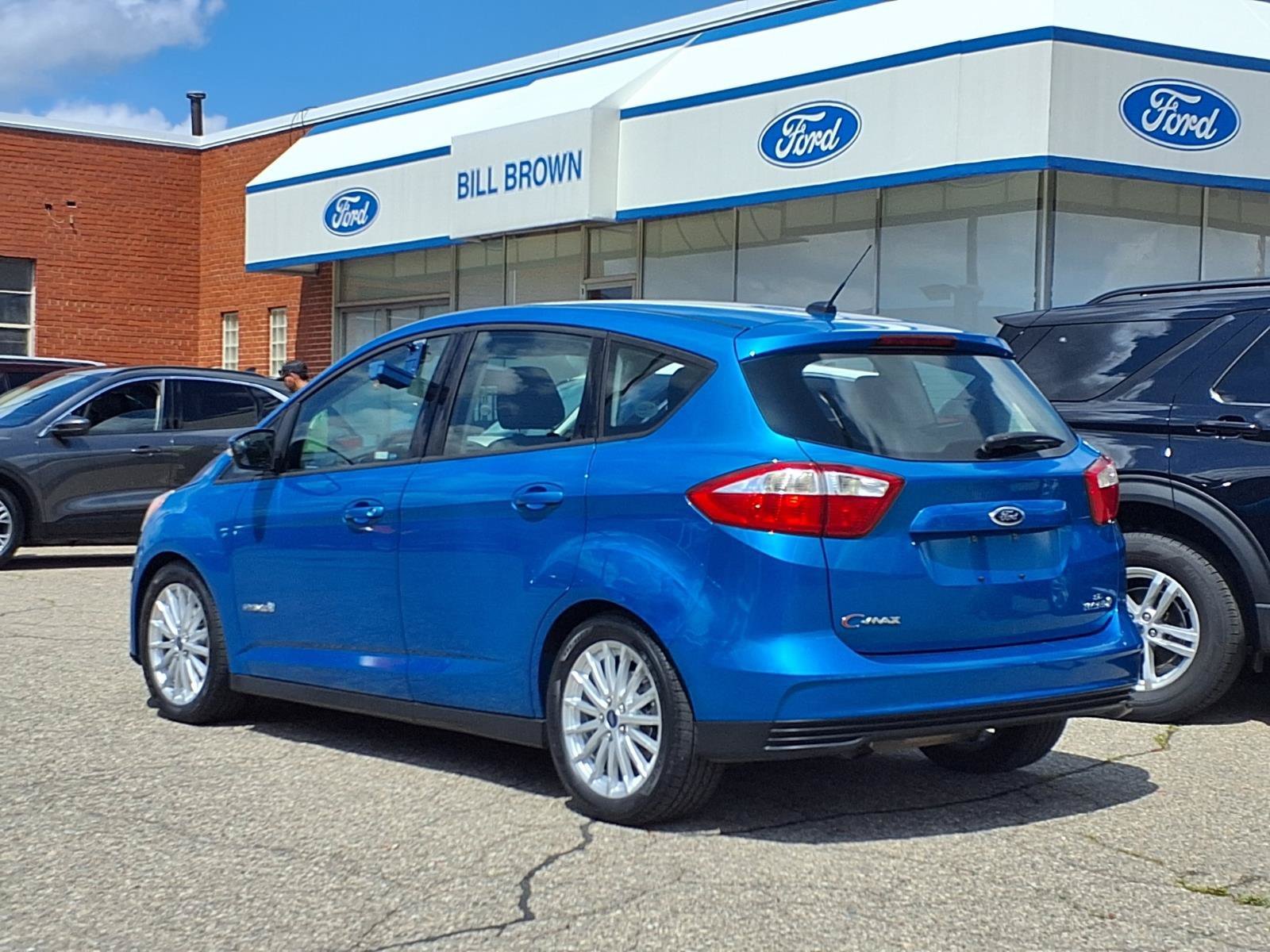 Used 2013 Blue Candy Metallic Tinted Clearcoat Ford SE image 2