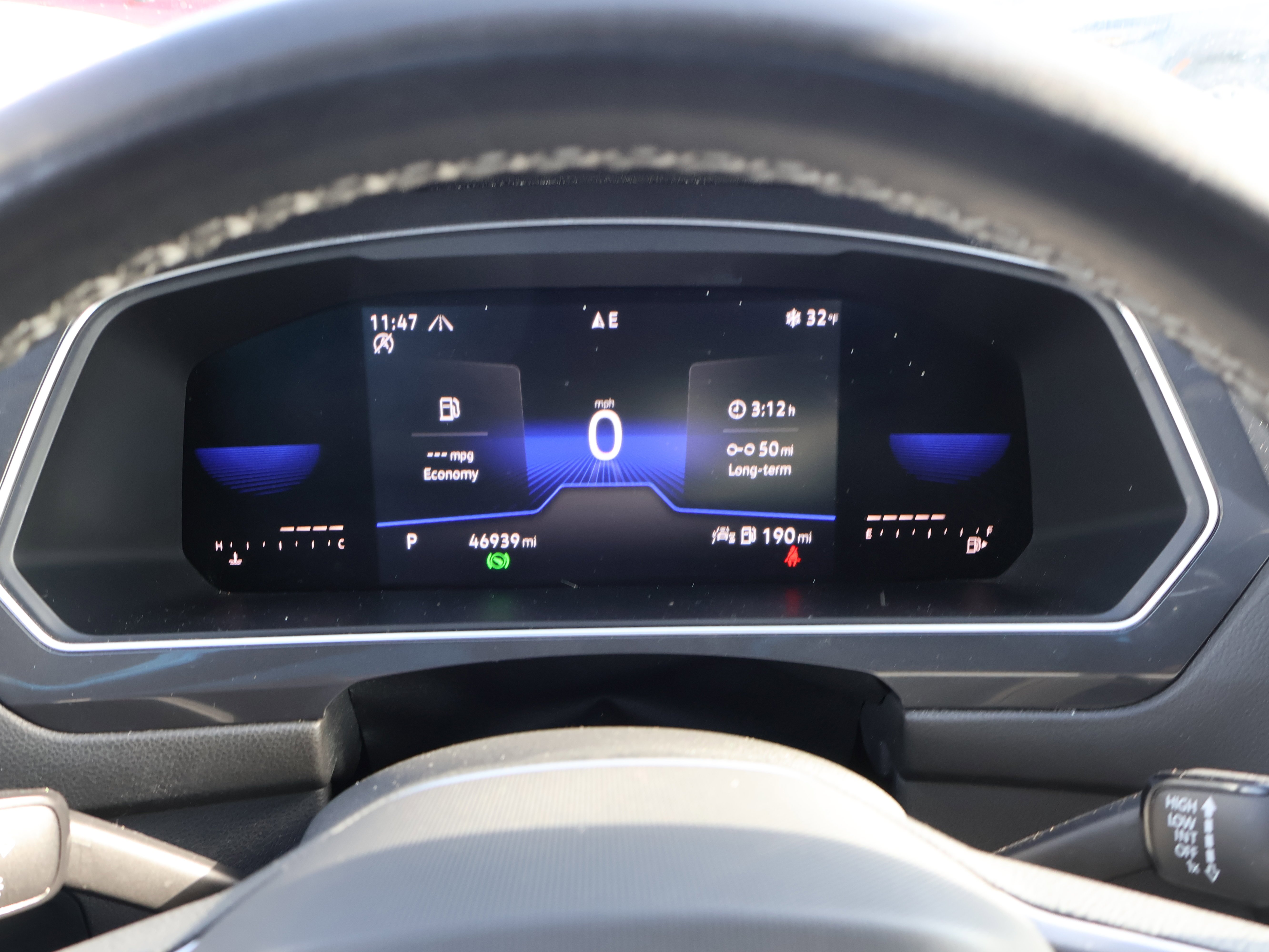 2022 Volkswagen Tiguan SE - Photo 33