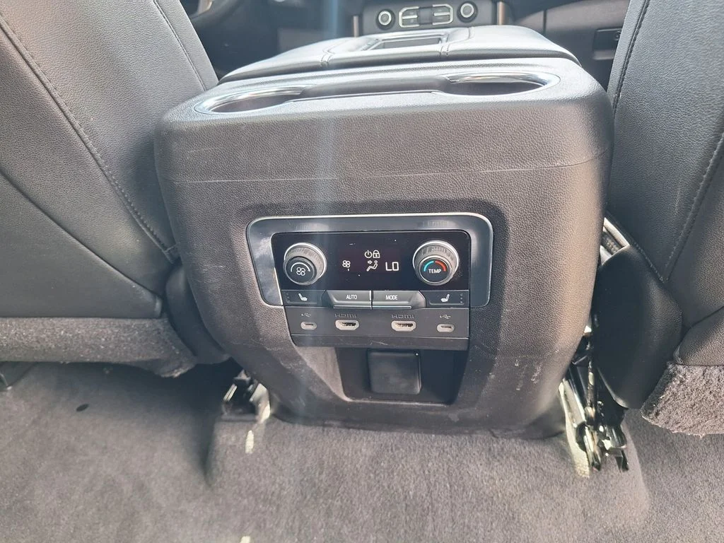 Used 2021 White Chevrolet High Country image 34