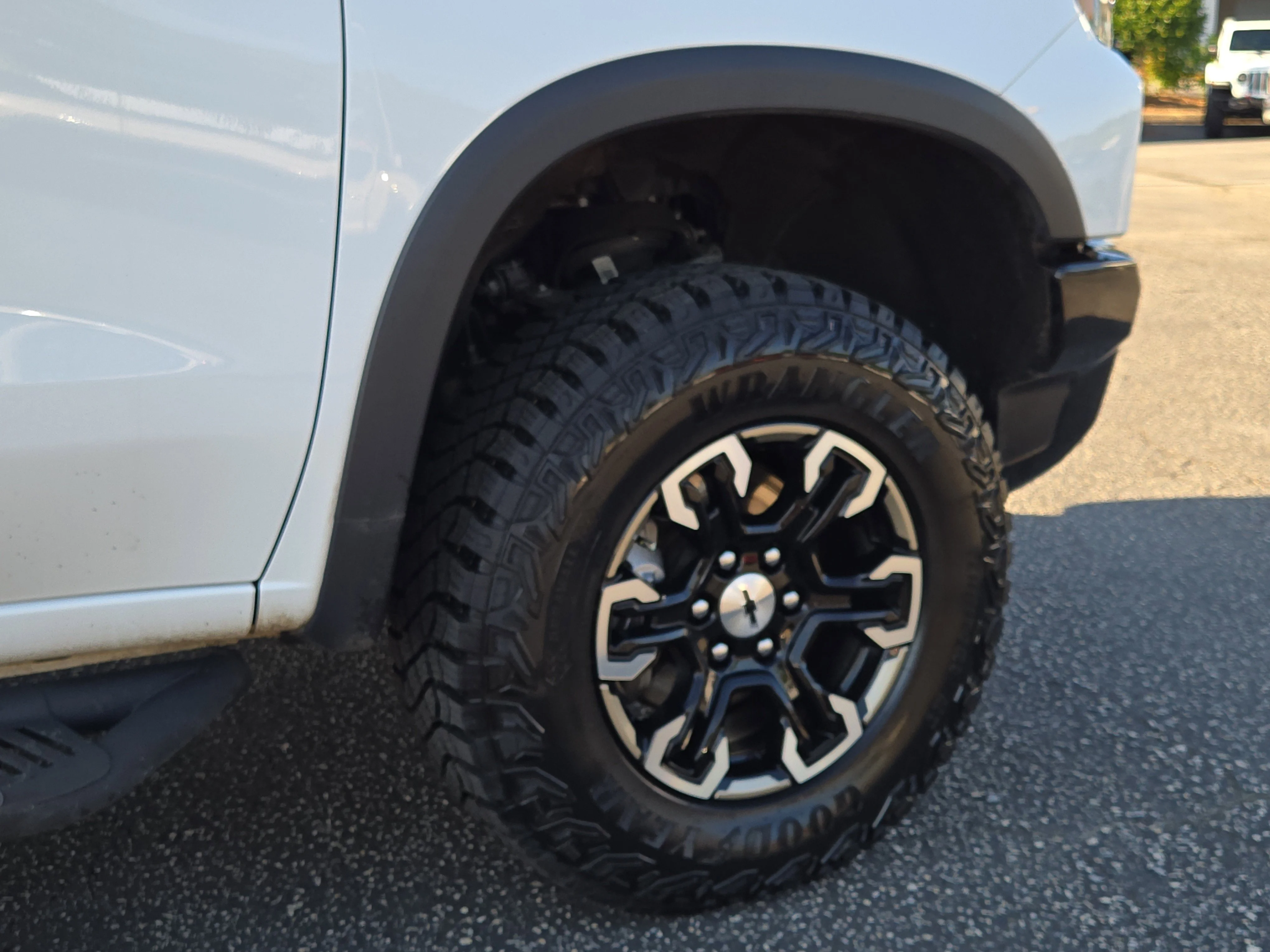 Used 2024 Summit White Chevrolet ZR2 image 11