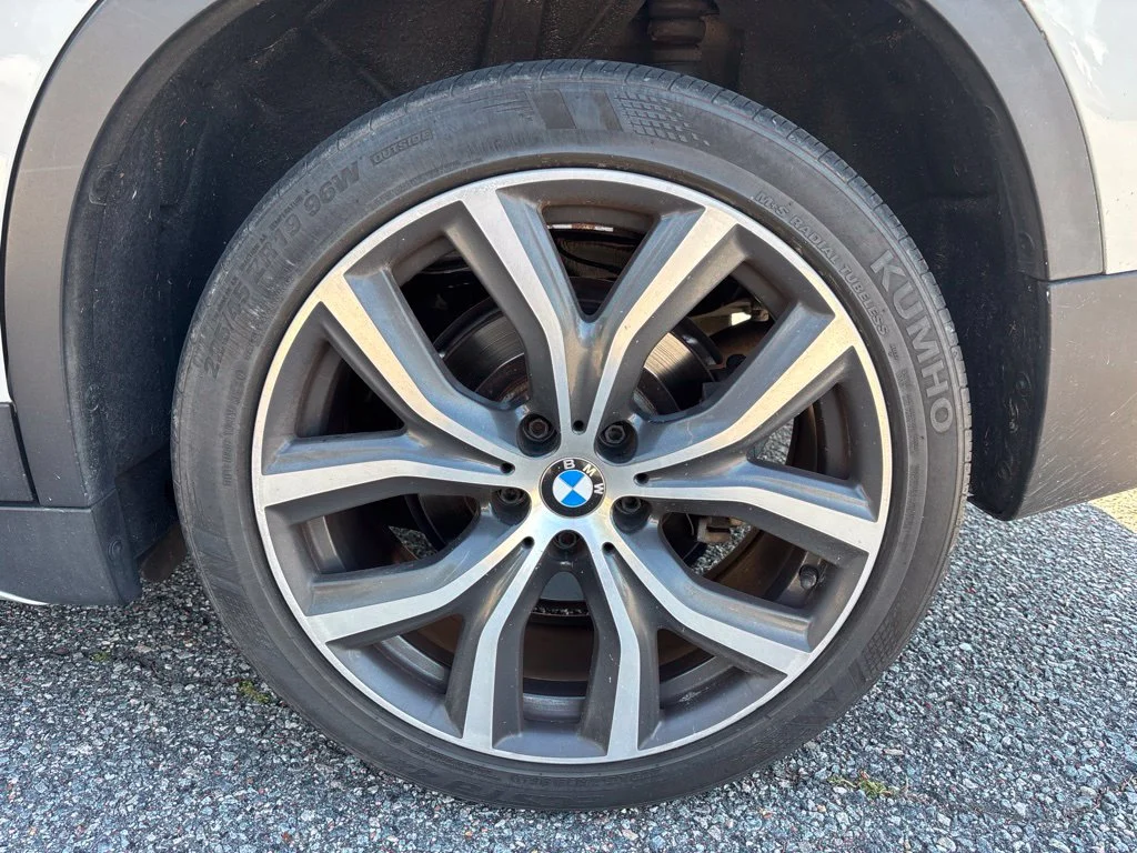 Used 2017 White BMW xDrive28i image 15