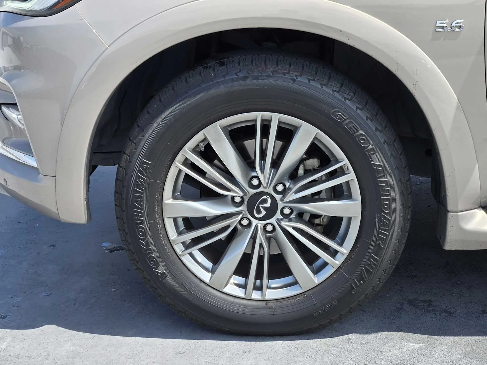 Used 2018 Champagne Quartz INFINITI  image 10