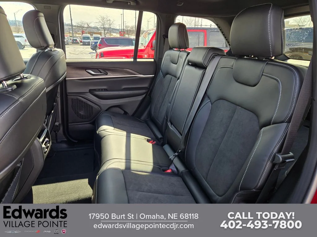 New 2026 Velvet Red Pearl-Coat Exterior Paint Jeep Laredo Altitude image 26