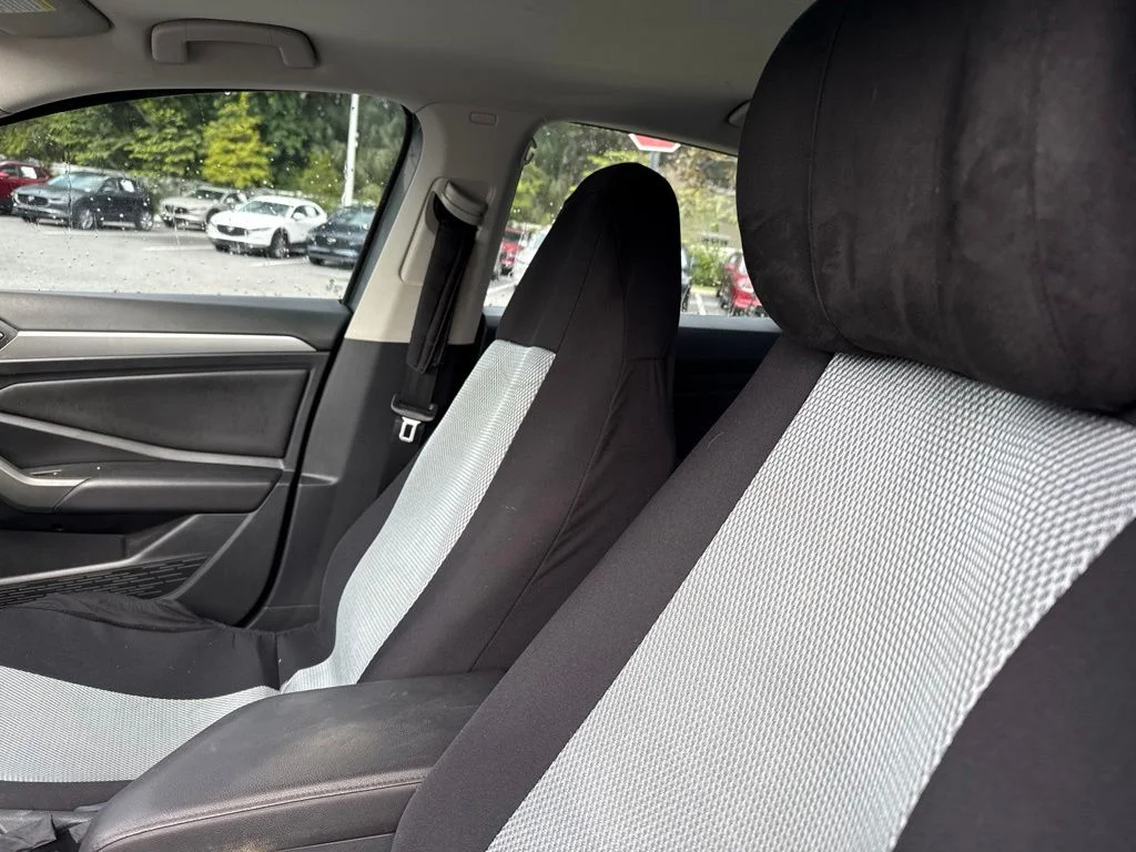 Used 2019 Platinum Gray Metallic Volkswagen 1.4T S image 23
