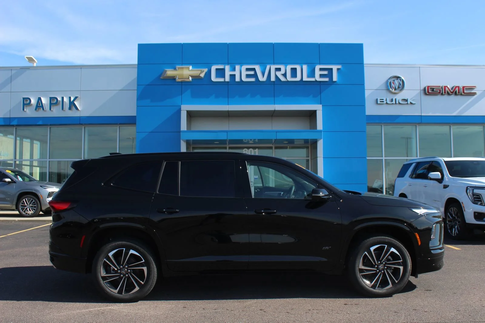 2026 Buick Enclave Sport Touring AWD's photo