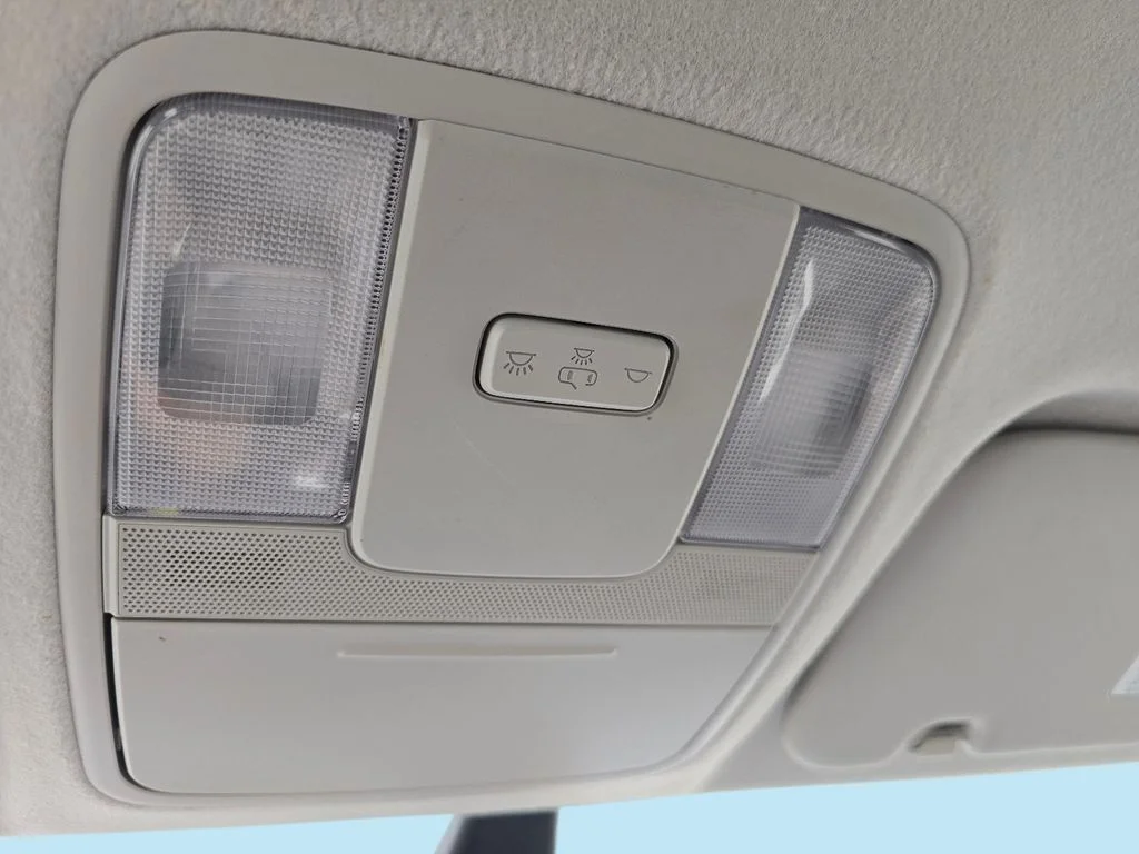 Used 2023 Red Kia LXS image 41