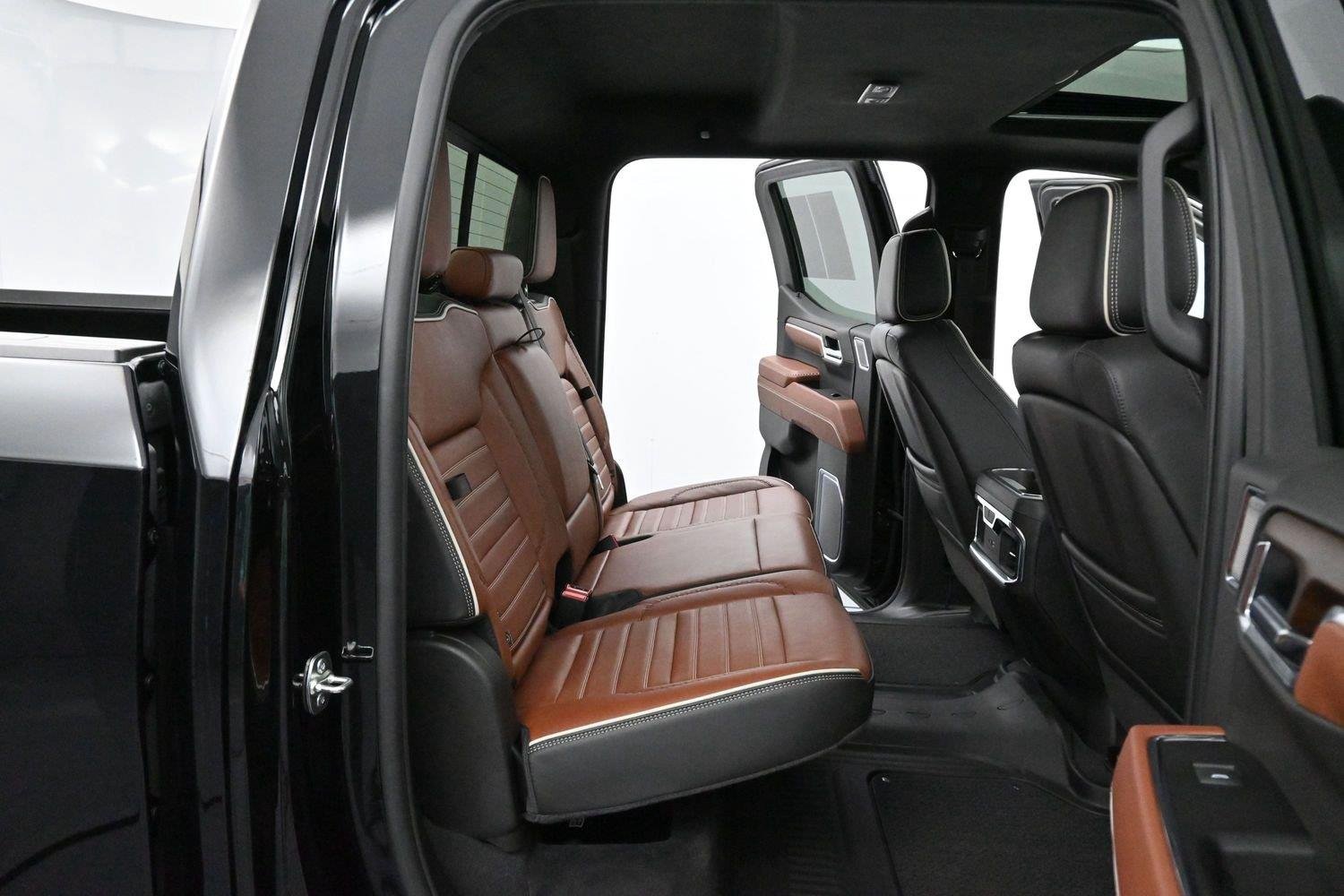 Used 2025 Onyx Black GMC Denali Ultimate image 34