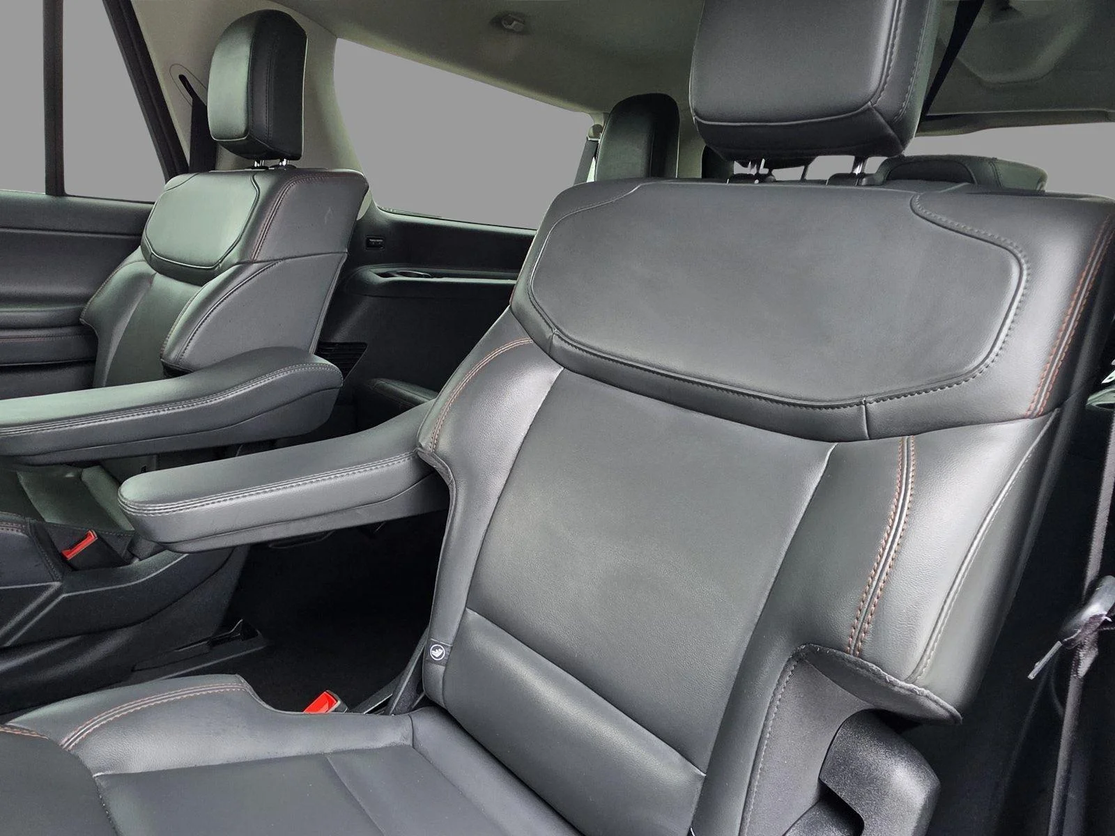 Used 2025 Agate Black Ford Active image 30