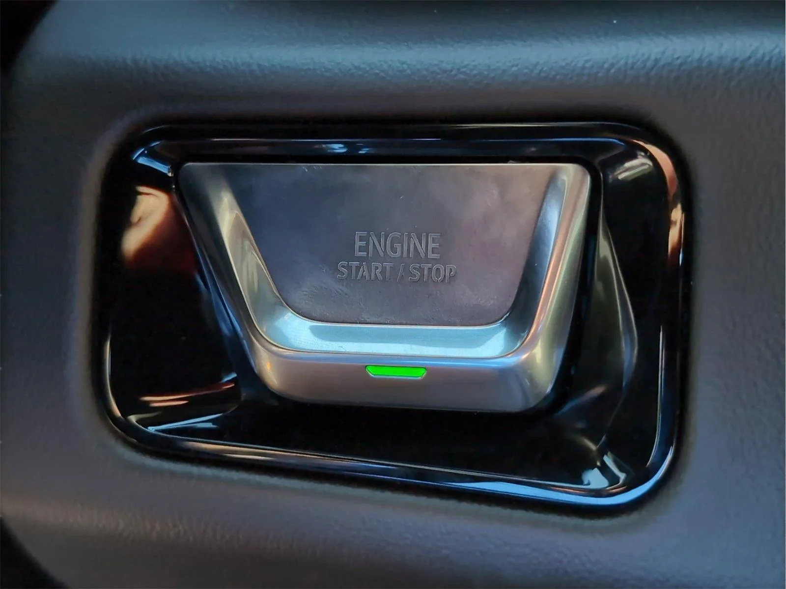 New 2026 Summit White GMC Elevation image 23