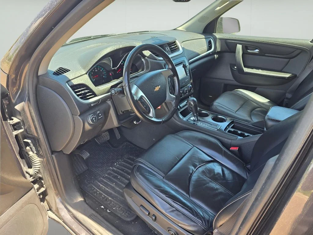 Used 2014 Tungsten Metallic Chevrolet LT image 24