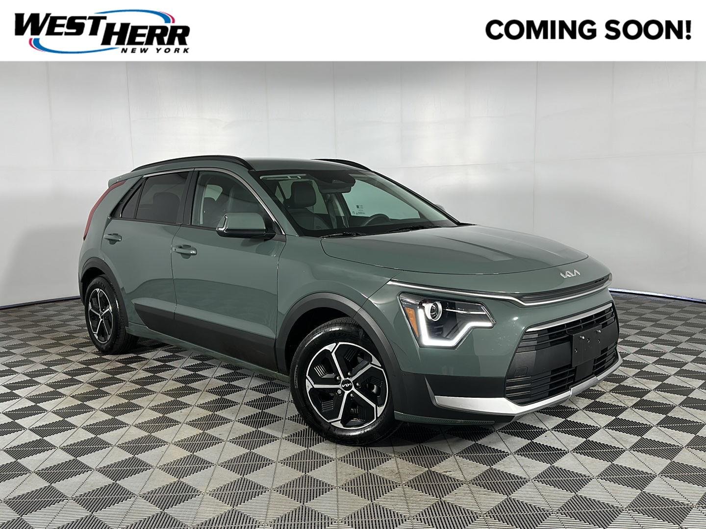Used 2023 Cityscape Green Kia EX image 1