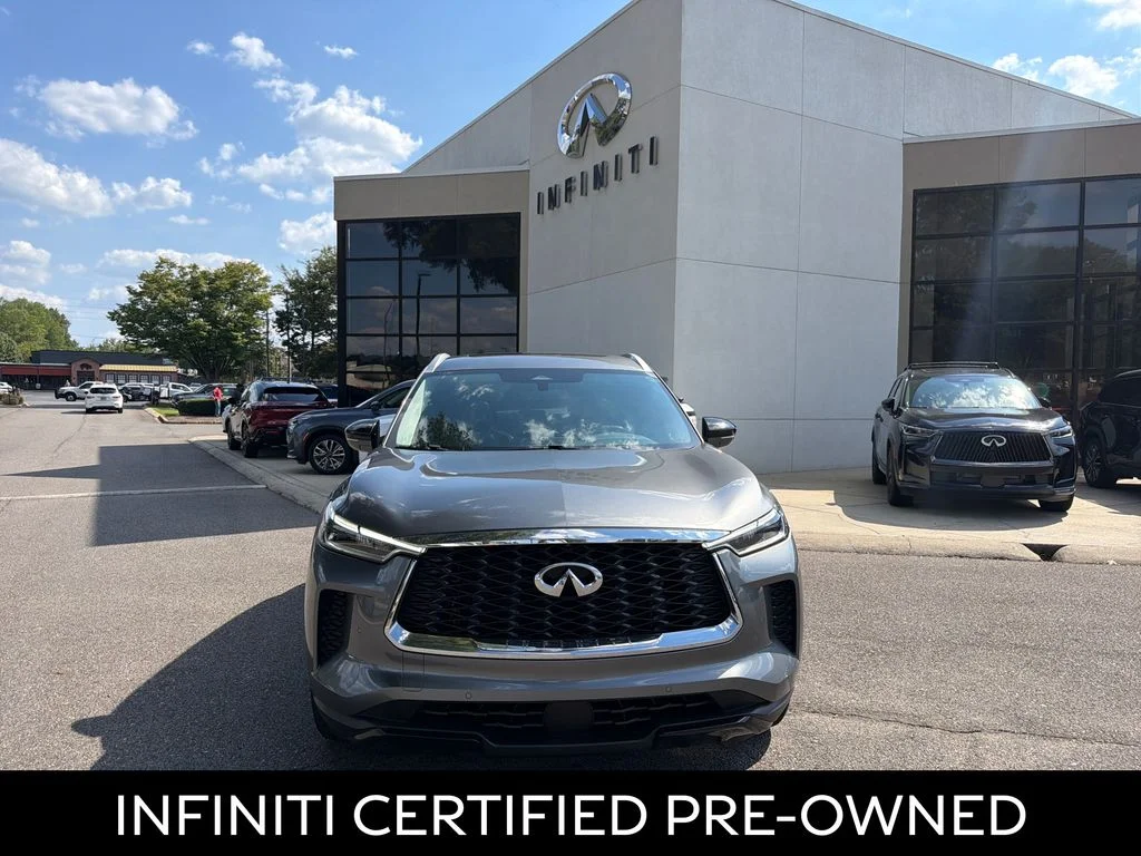 Certified Used 2023 Graphite Shadow INFINITI LUXE image 3