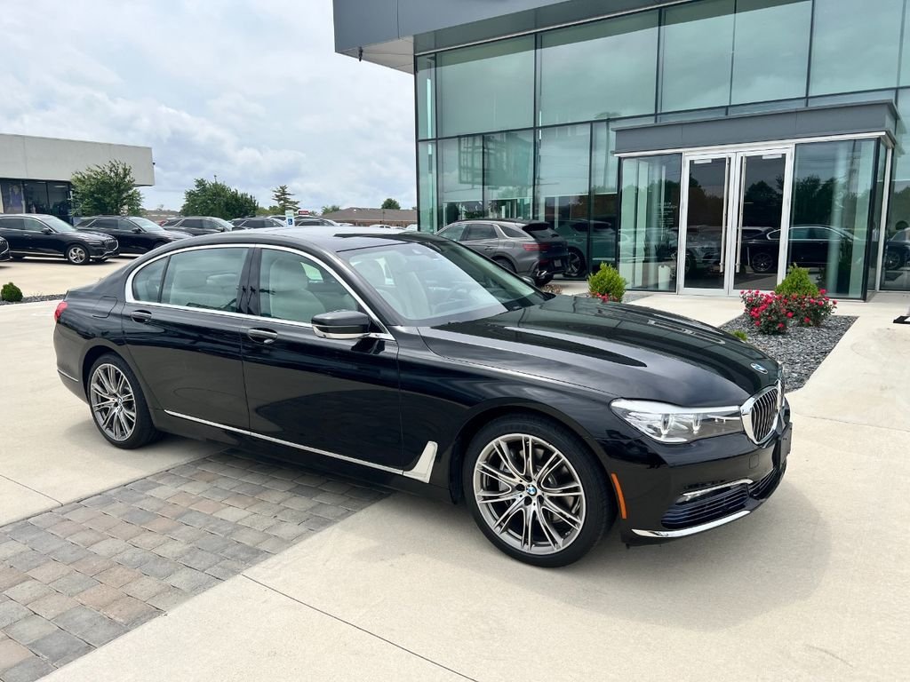 2017 BMW 7 Series 740i xDrive's photo