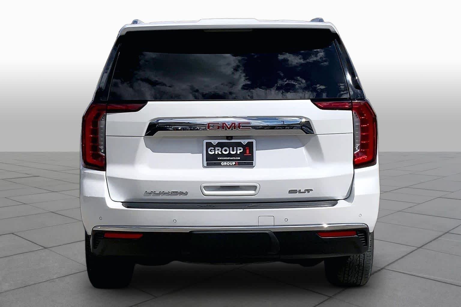 Used 2023 WHITE FROST TRICOAT GMC SLT image 5