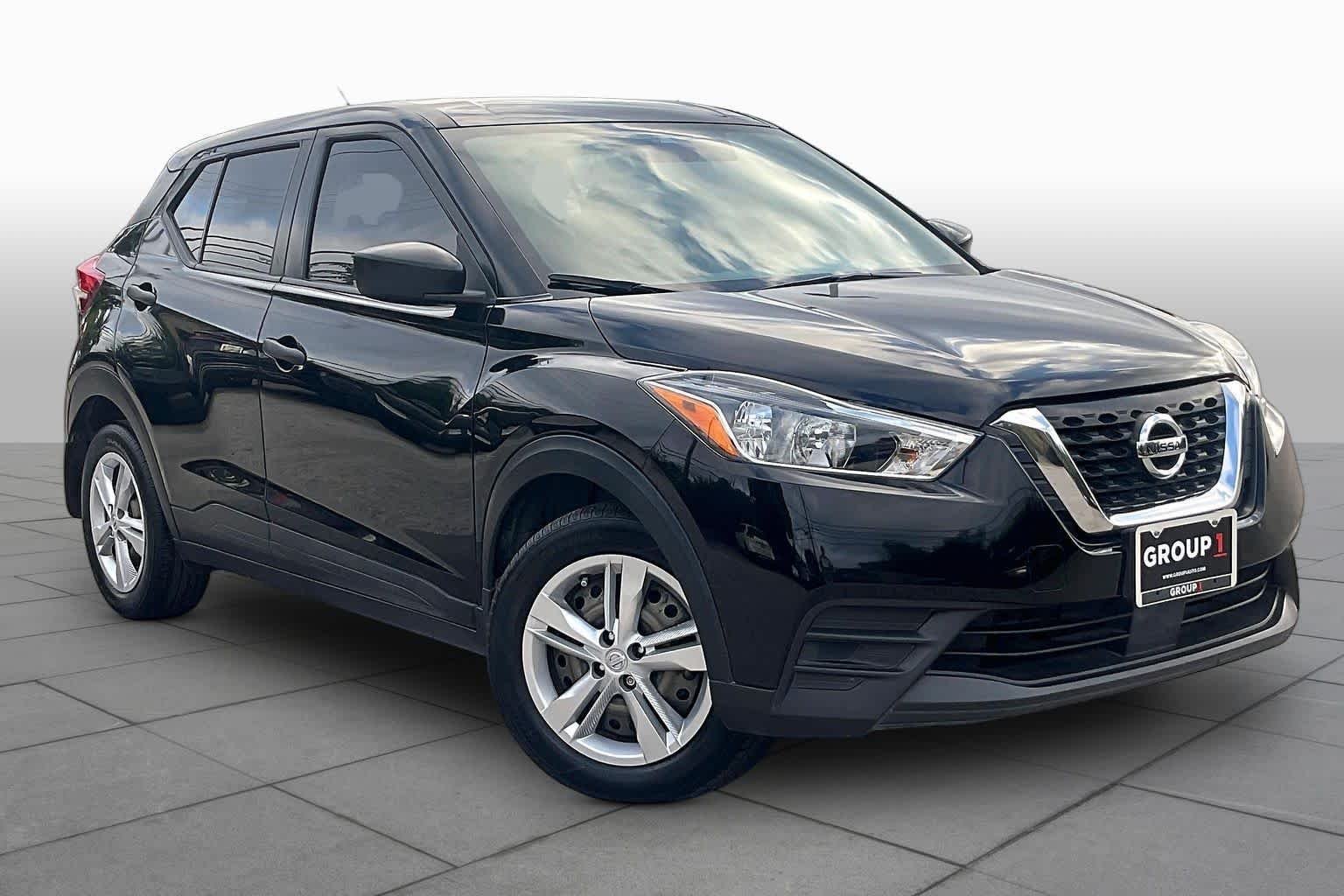 Used 2020 Super Black Nissan S image 3