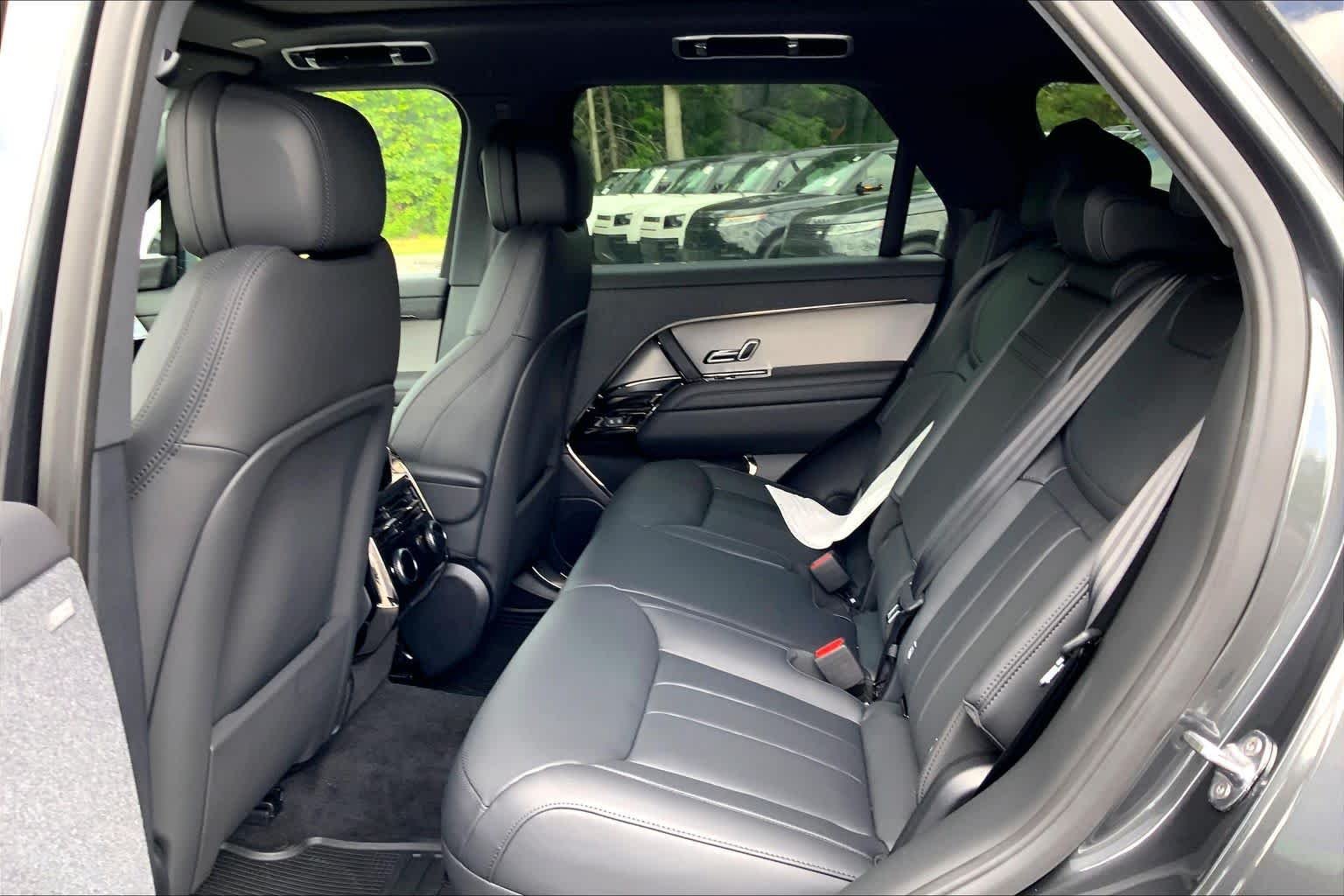 New 2026 Carpathian Grey Land Rover SE image 14