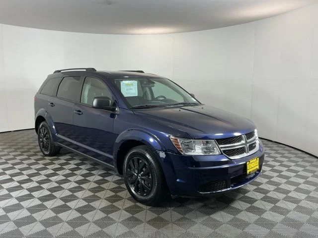 Used 2018 Blue Dodge SE image 3