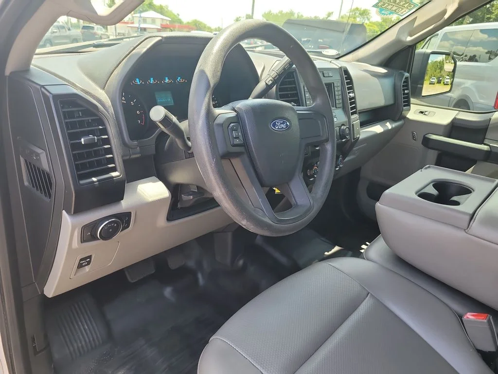 Used 2018 White Ford XL image 15