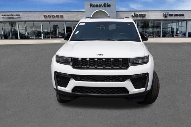 New 2026 Bright White Clear-Coat Exterior Paint Jeep Limited image 8
