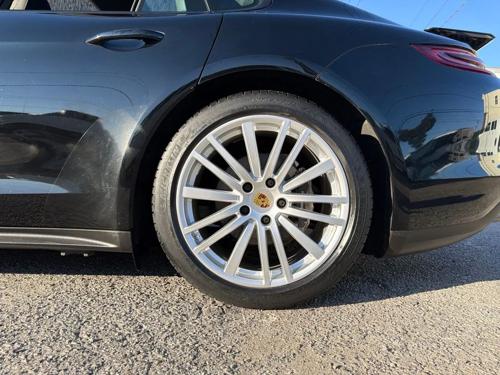 Used 2018 Black Porsche Base image 7