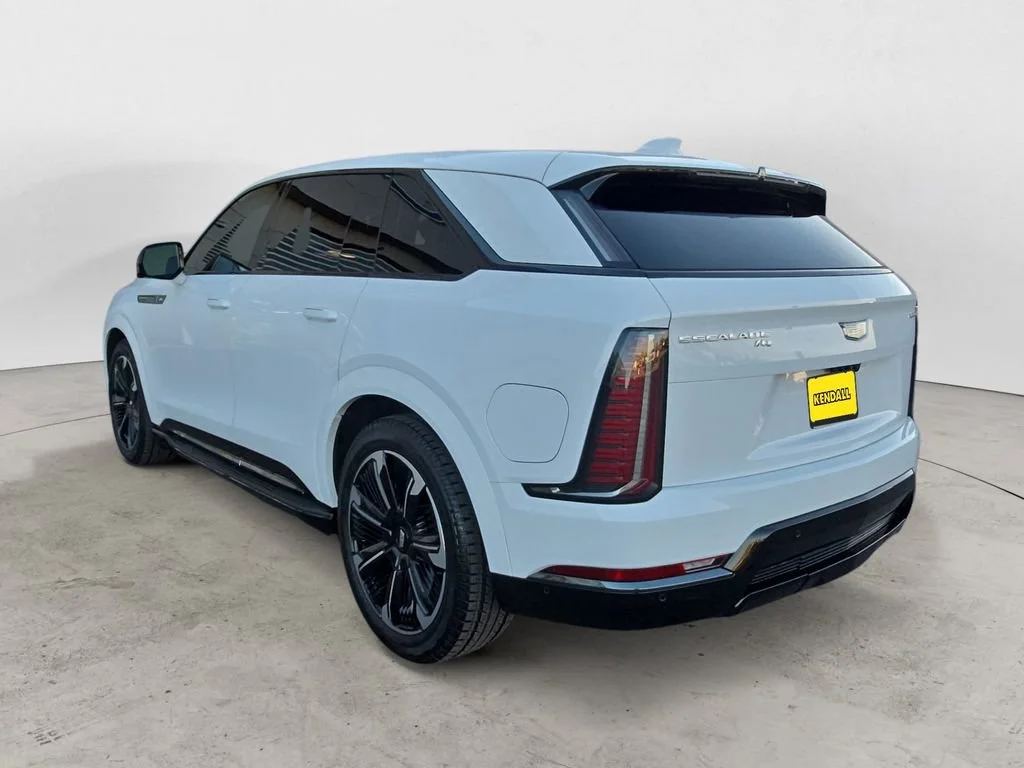 Used 2025 Summit White Cadillac Sport 2 image 3