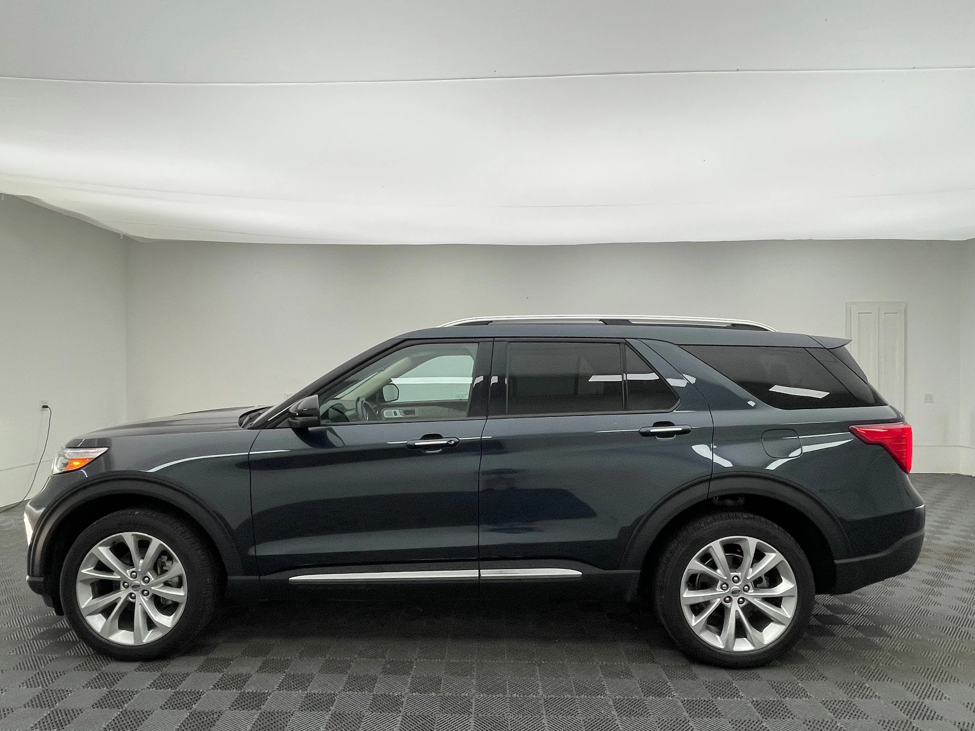 Used 2024 Blue Metallic Ford Platinum image 15