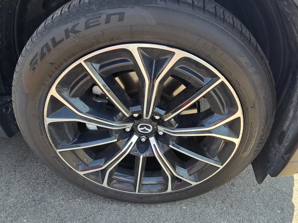 Used 2025 Rhodium White Premium Mazda Premium Package image 18