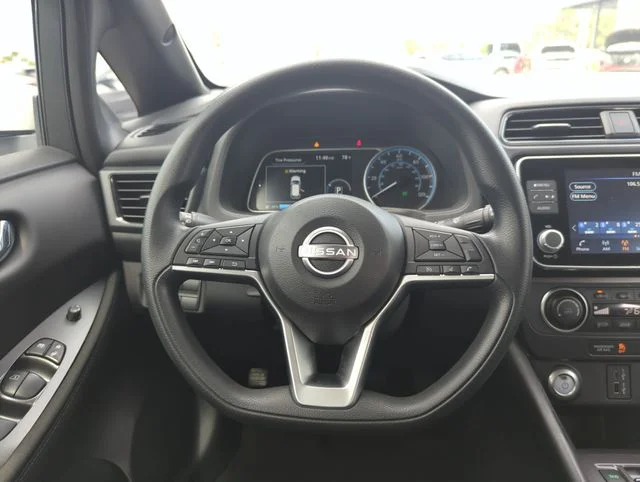 Used 2023 White Nissan S image 23