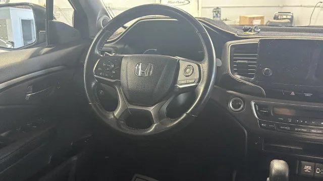 Used 2020 Black Honda EX-L image 16