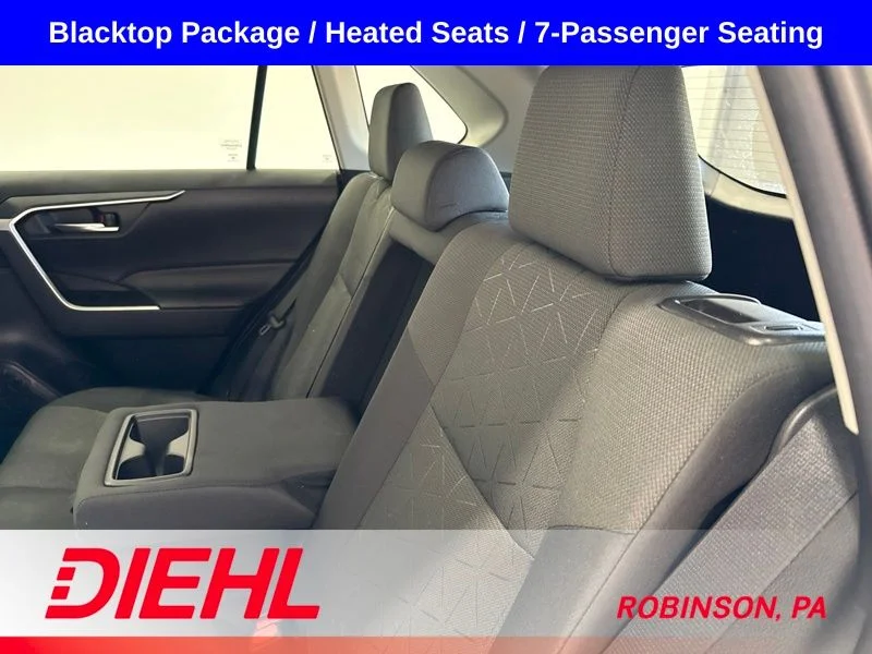 Used 2021  Toyota XLE image 16