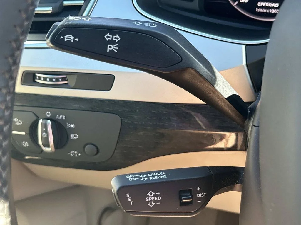 Used 2018  Audi 2.0T Premium Plus image 32