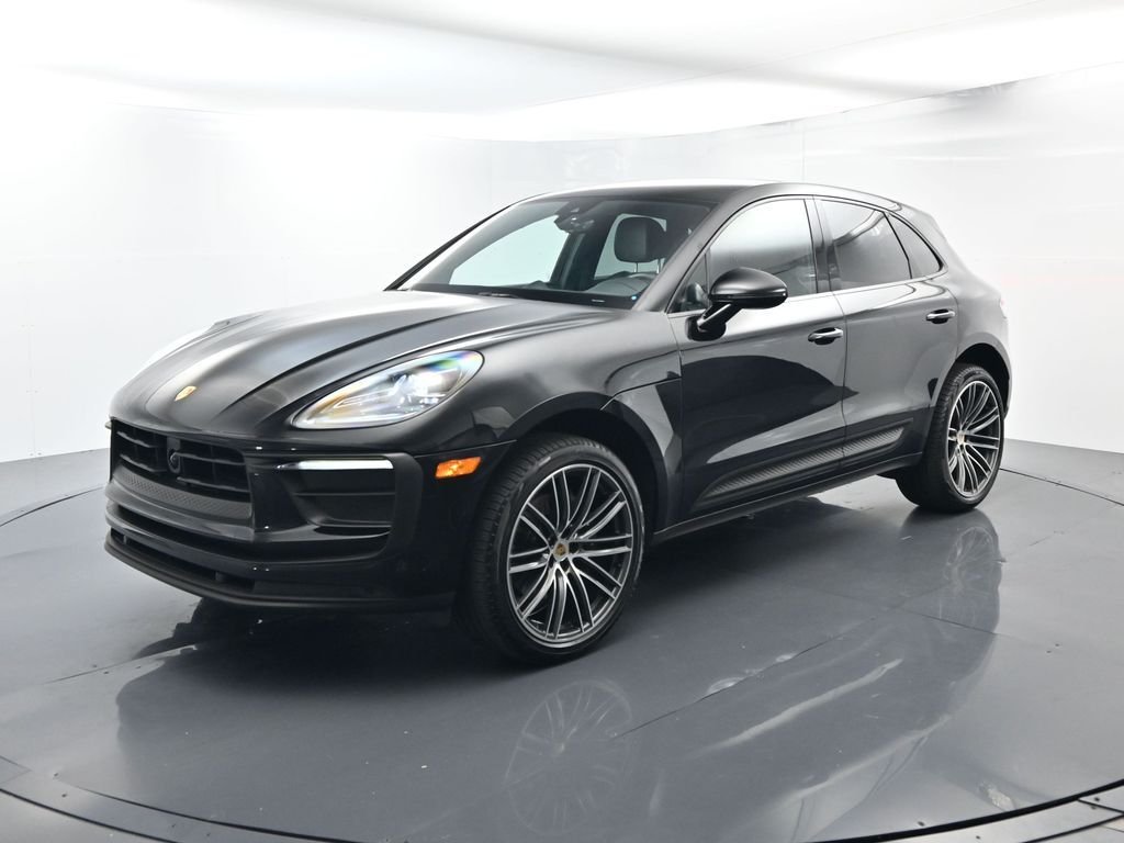 2025 Porsche Macan Base