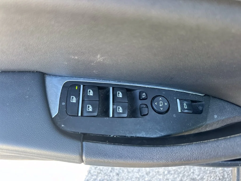 Used 2019 Silver BMW xDrive30i image 41