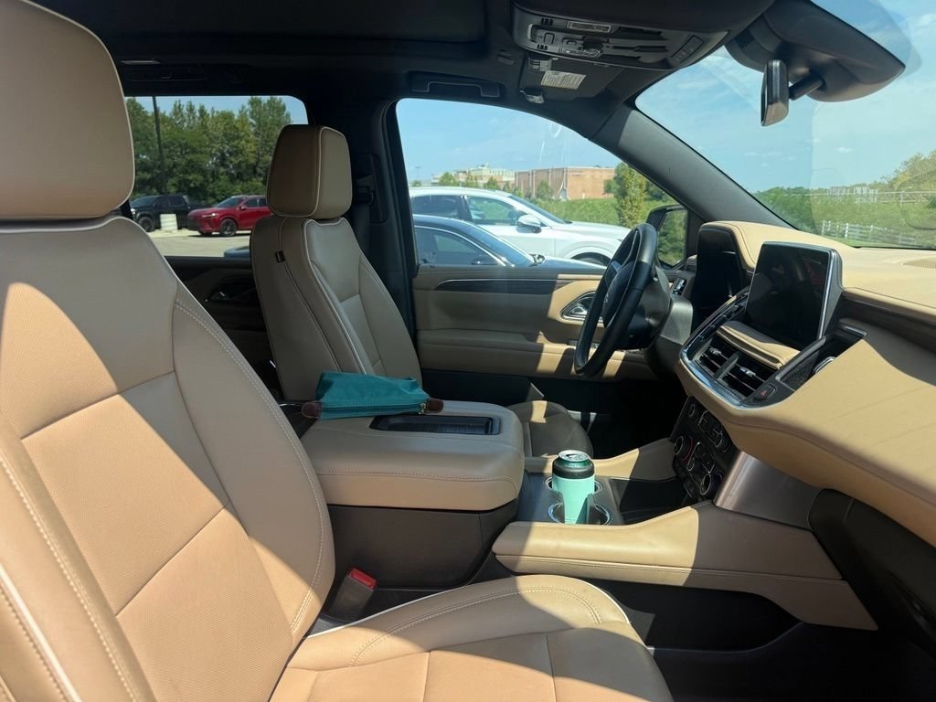 Used 2023 Iridescent Pearl Tricoat Chevrolet Premier image 12
