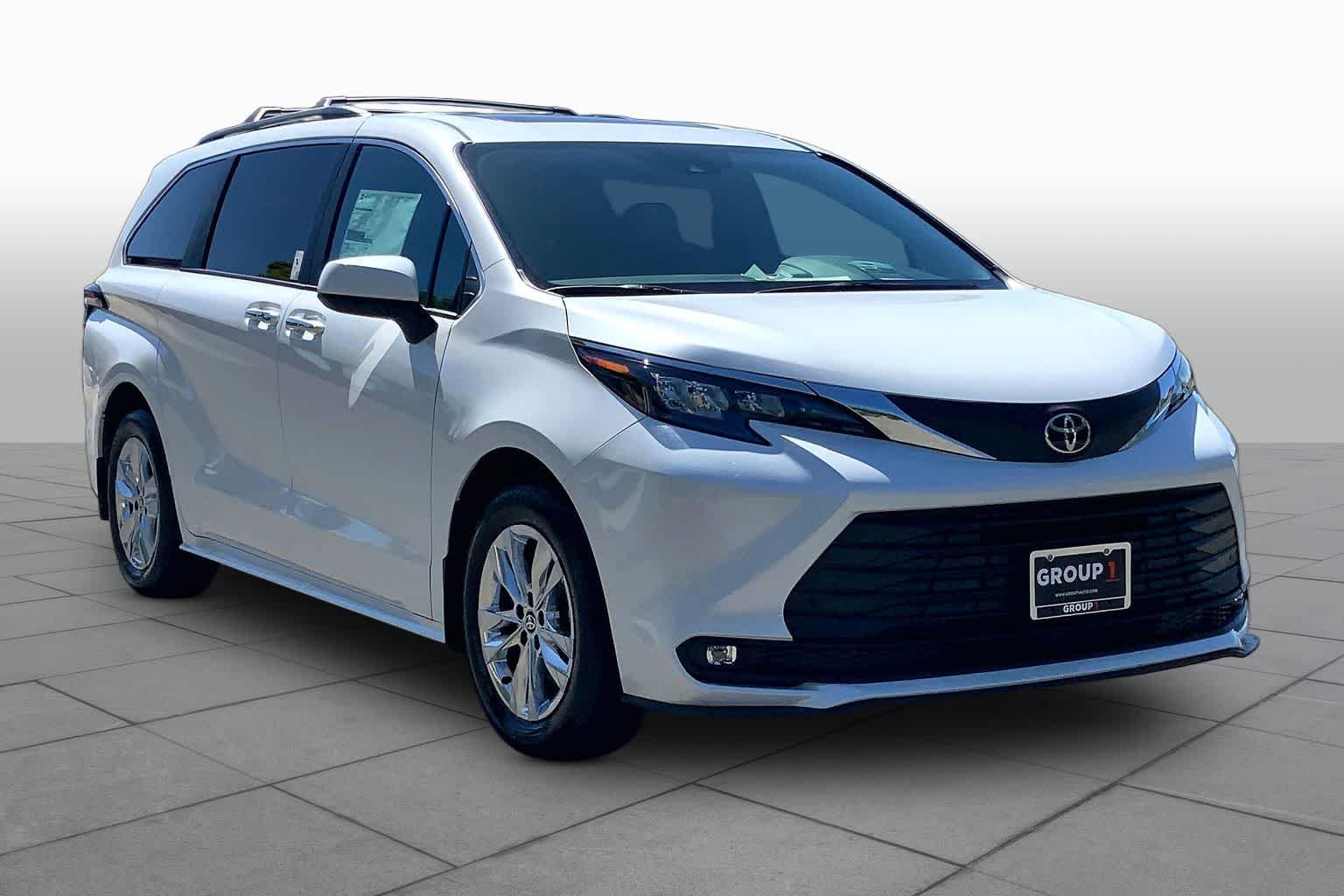 New 2026 Wind Chill Pearl Toyota XLE image 2
