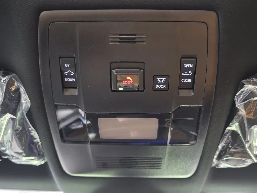 Used 2025 White Lexus 300h Premium image 19