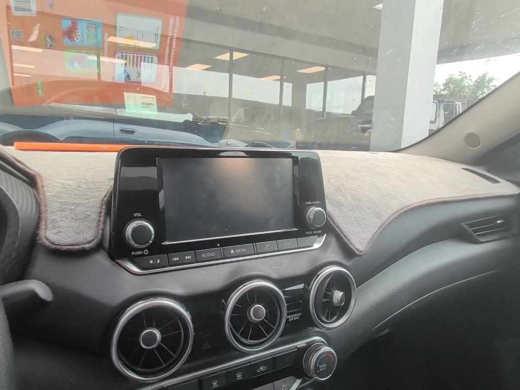 Used 2023 Gray Nissan S image 6