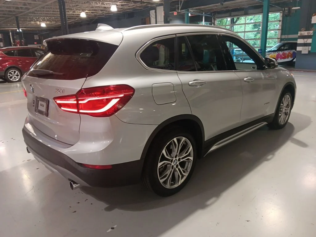 Used 2017 Silver BMW xDrive28i image 6