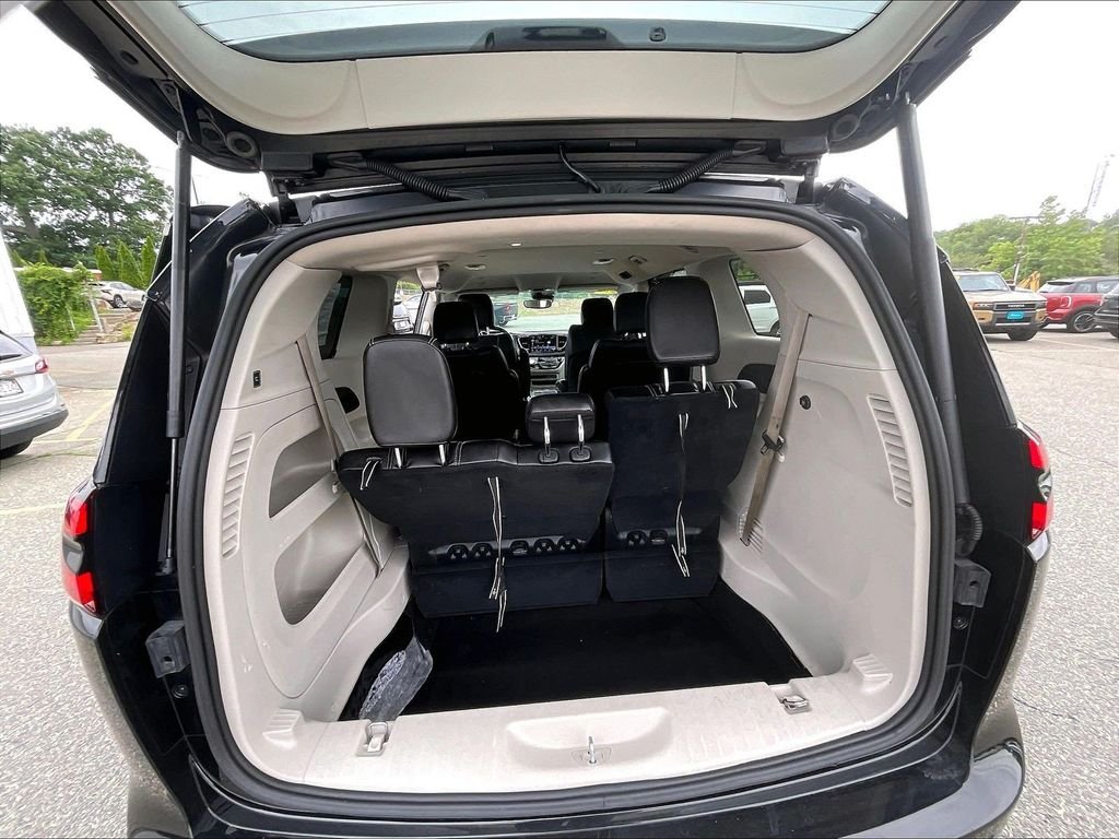 Used 2023 Black Chrysler Touring L image 14